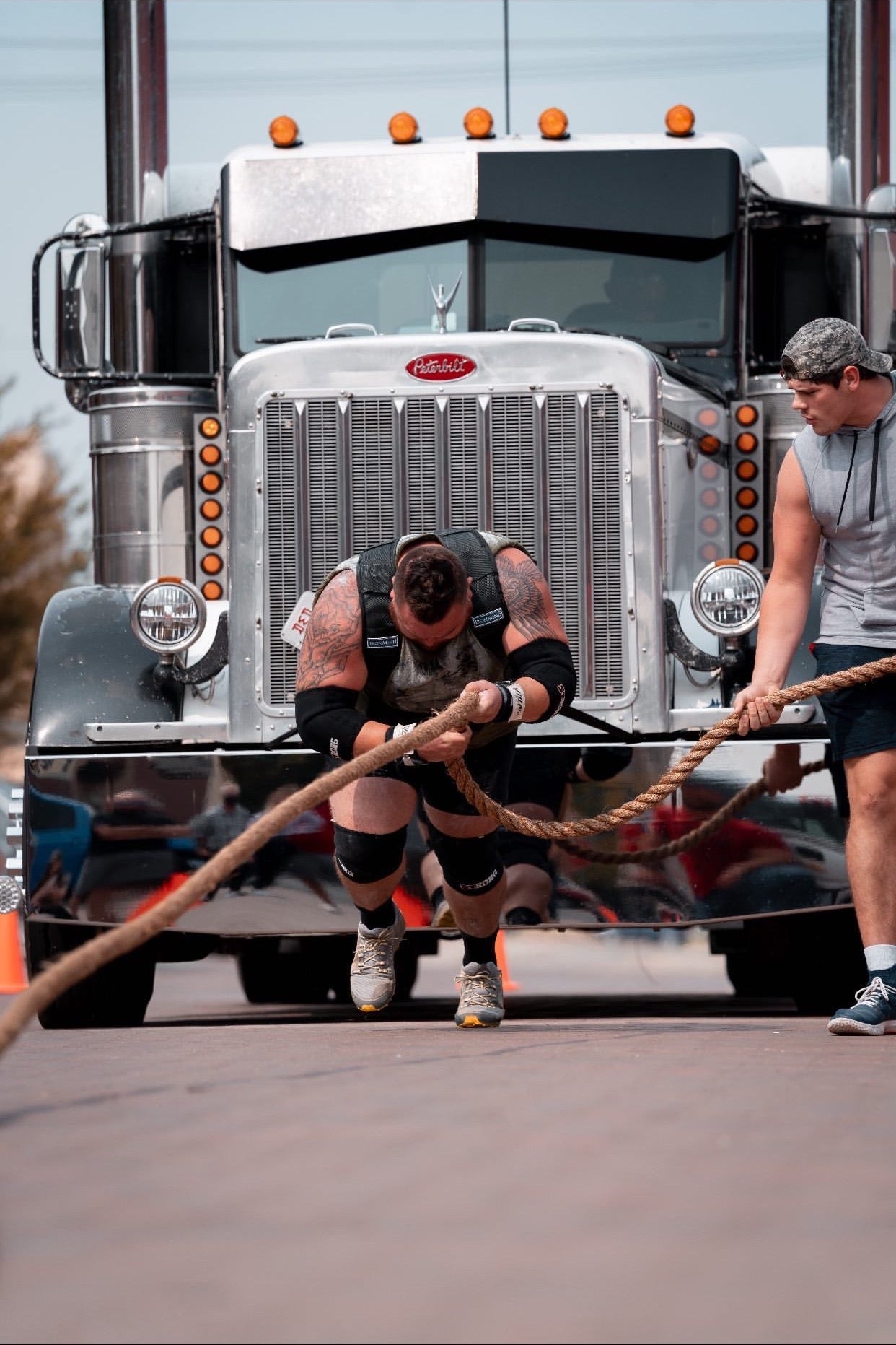 Few Will Hunt Ambassador Blaize Foltz finishes 1st at Midwest Strongest Man